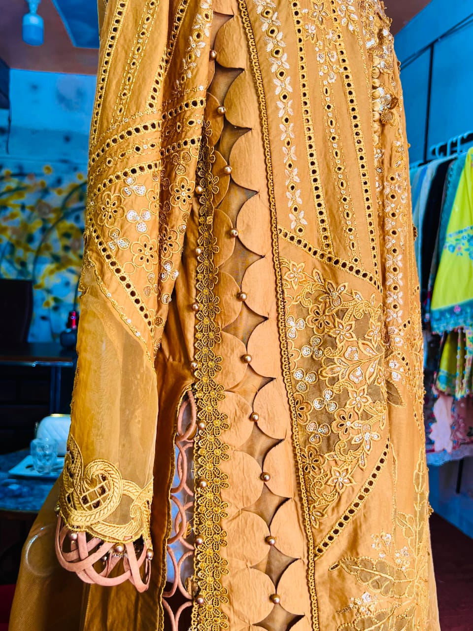 Faisalabad me Designer Lawn Stitching ke 5 Latest Design Ideas 2026 - Hashtag Happiness