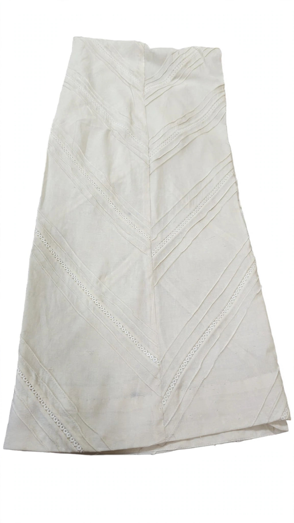 Customized off-white trouser design with V-shape pintex pleats chevron pattern and white crochet lace insertion stitched by Hashtag Happiness Faisalabad boutique tailoring